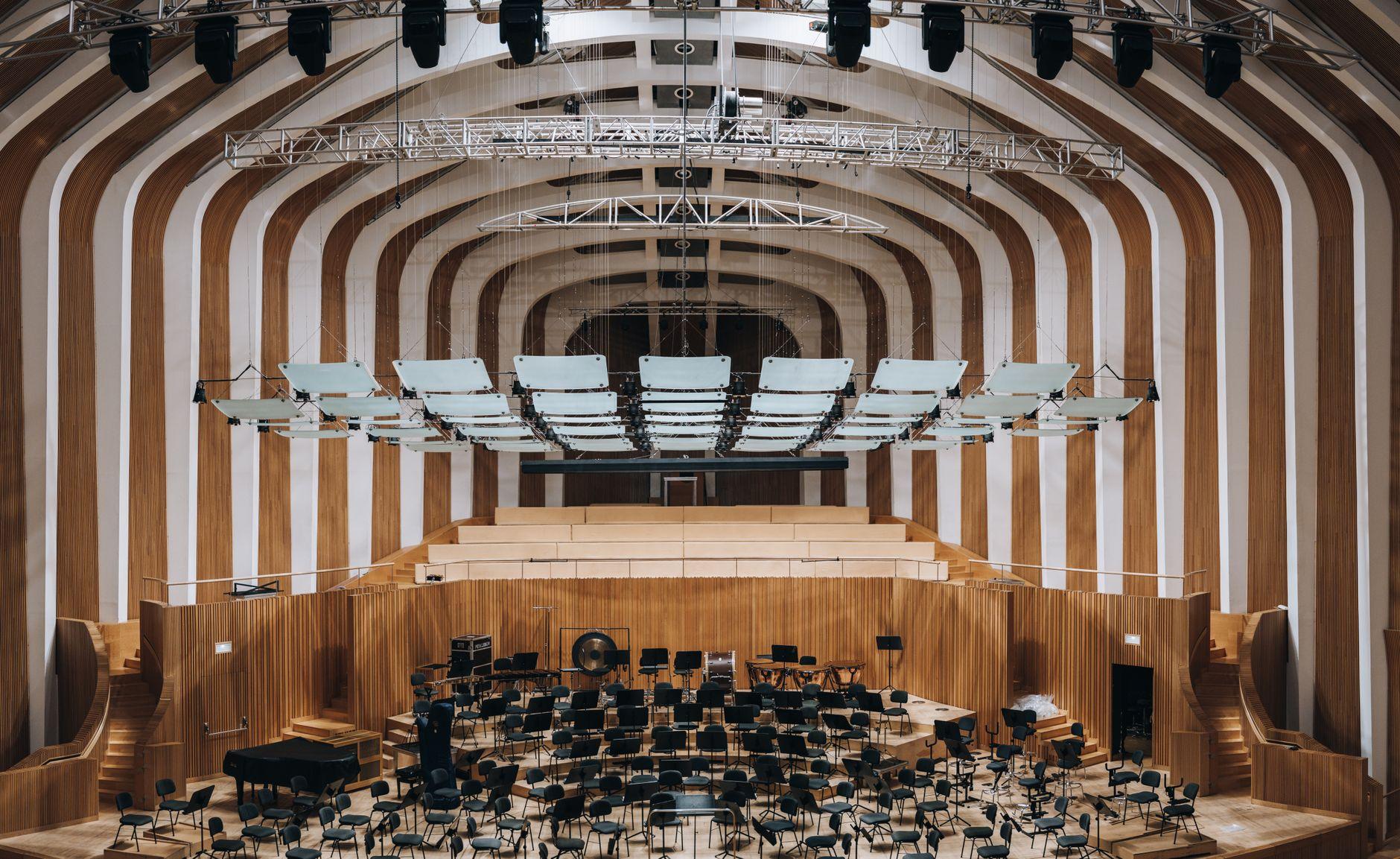 Illustration of The Surprising History Behind Orchestra Seating Arrangements