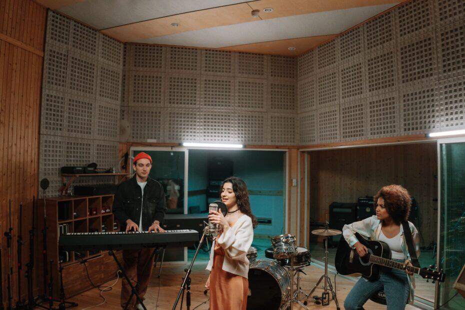 Illustration of What Makes Live Performances Different From Studio Recordings