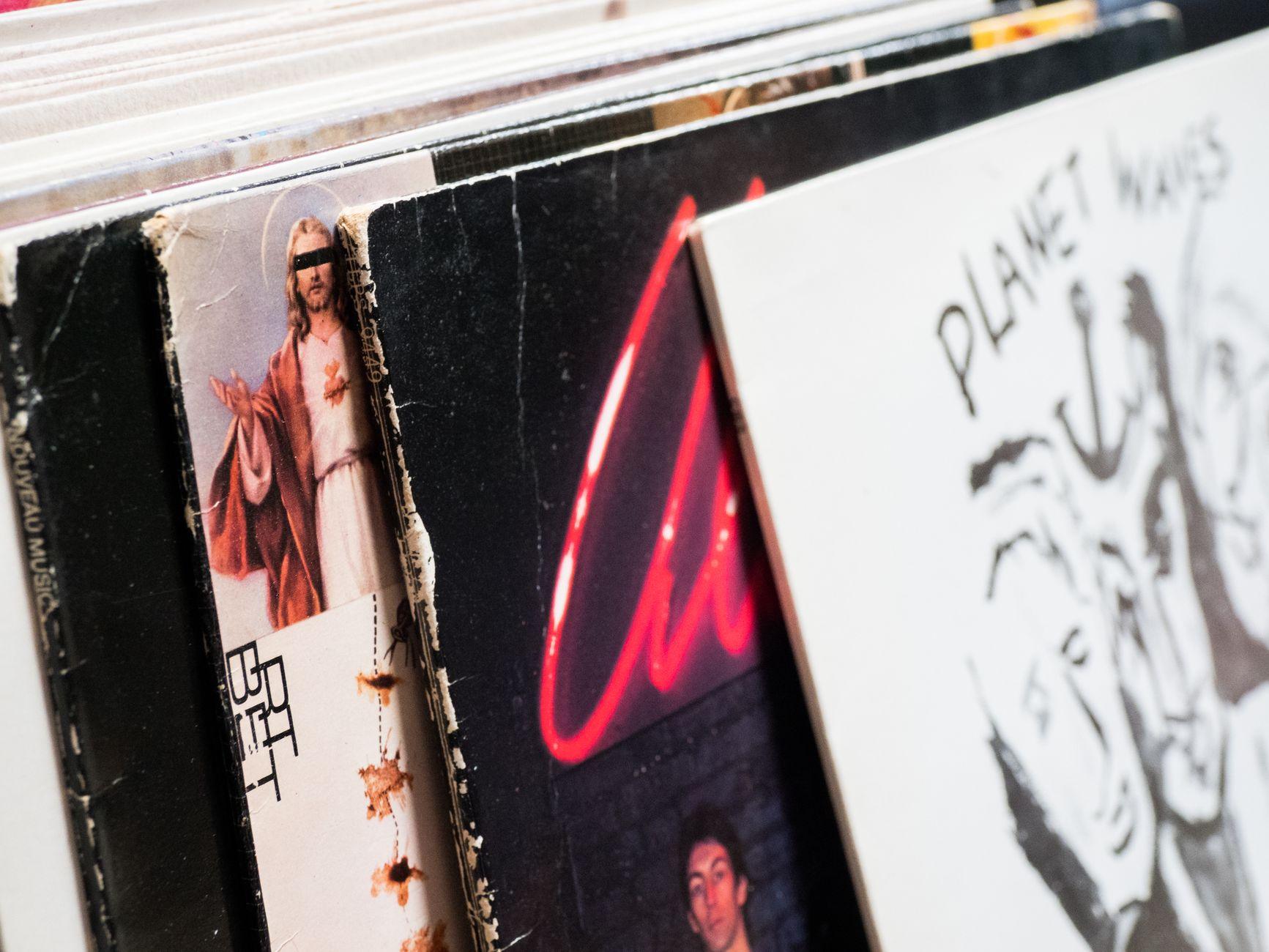 Illustration of What Vinyl Collectors Look for Beyond Rare Album Covers